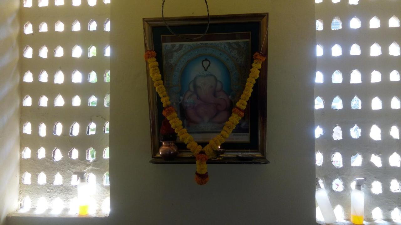 Hotel Sarang Lodge Panvel Buitenkant foto