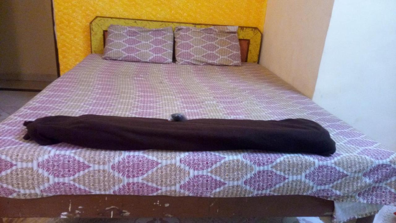 Hotel Sarang Lodge Panvel Buitenkant foto