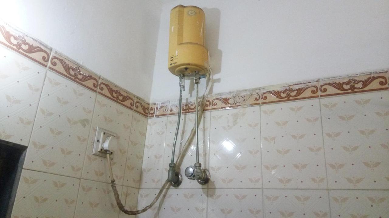 Hotel Sarang Lodge Panvel Buitenkant foto
