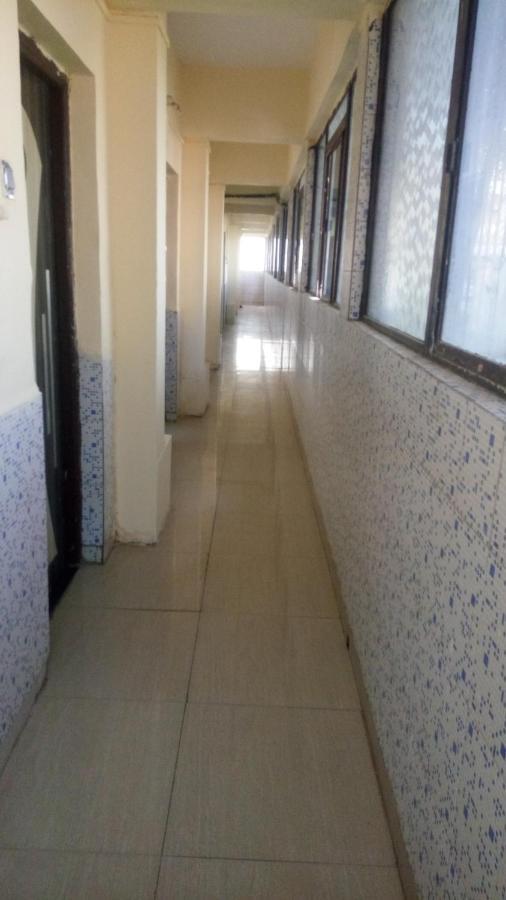 Hotel Sarang Lodge Panvel Buitenkant foto